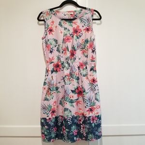 NWT Beautiful hibiscus print mini dress M/L